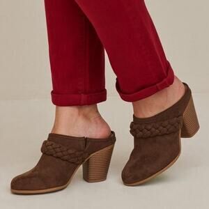 Torrid NWOT Braided Brown Faux Suede Closed Toe Extra Wide Width Heel Mules 8WW